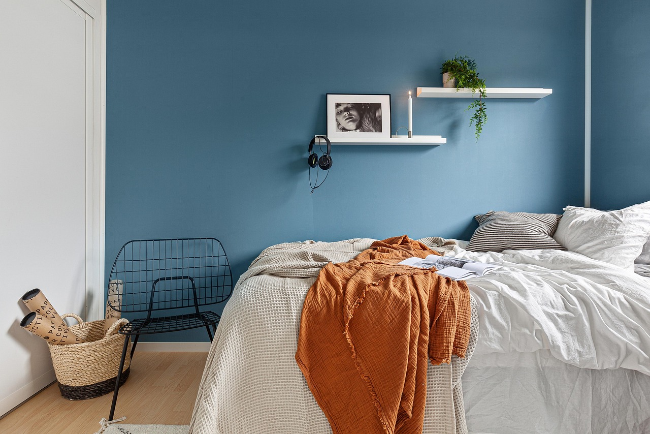 Como usar o azul no quarto para dormir melhor e diminuir a ansiedade