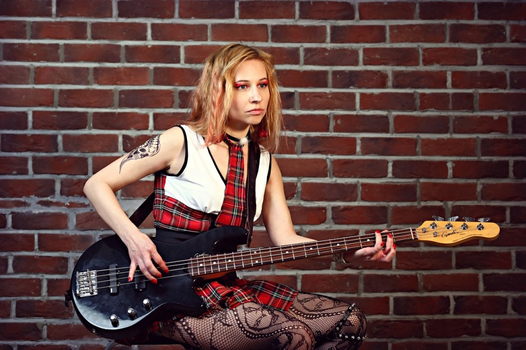 A rebeldia que veste: o impacto histórico do rock na moda mundial