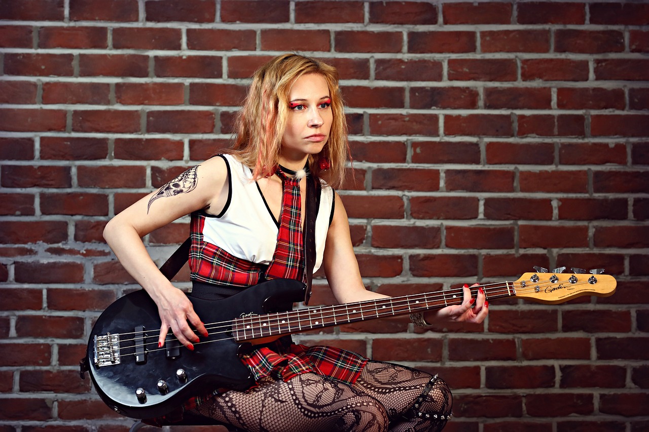 A rebeldia que veste: o impacto histórico do rock na moda mundial